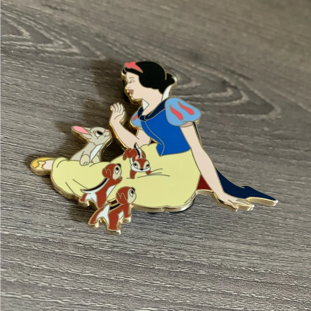 Snow White Forest Friends Chipmunks Rabbit Jumbo Pin Limited Edition 300 2008